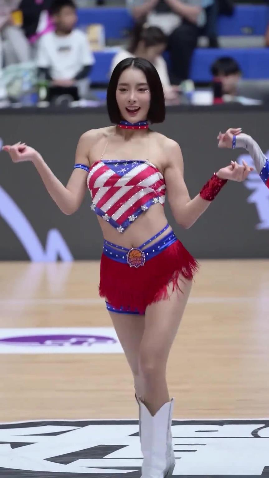 太離譜了 ！幾乎是完美女人！